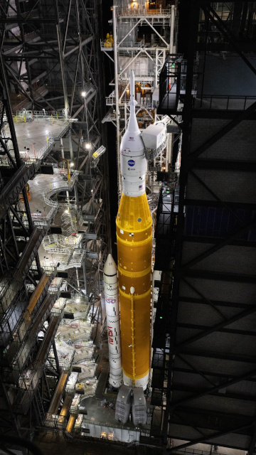 アルテミスIIのSLS