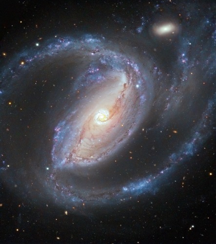 VLTが可視光で観測したNGC 1097