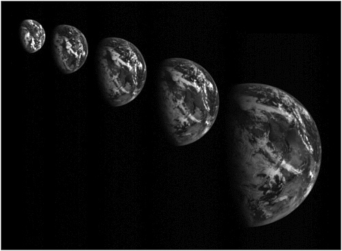スイングバイ直前に「はやぶさ2」が撮影した地球 スイングバイ直前に「はやぶさ2」が撮影した地球