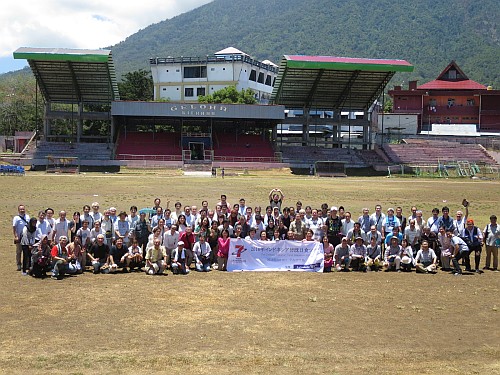 テルナテ日食ツアーの記念撮影 テルナテ日食ツアーの記念撮影