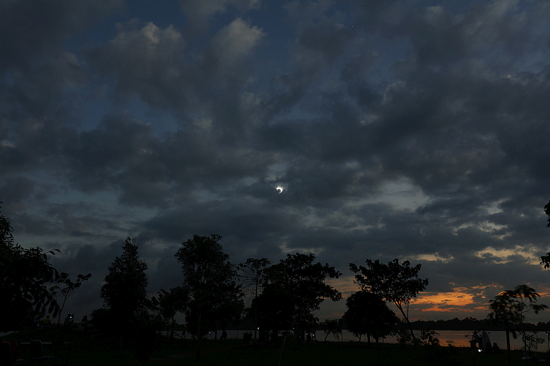 パレンバンで撮影された皆既日食 パレンバンで撮影された皆既日食