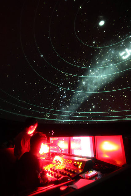 投影中の様子 投影中の様子