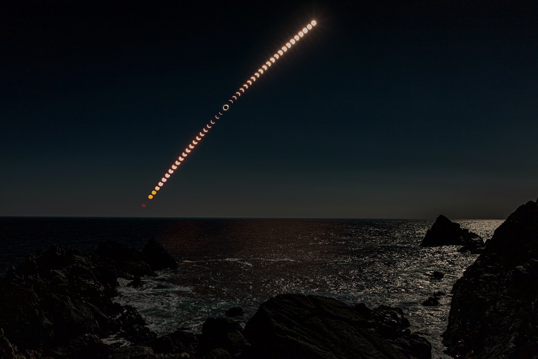 チリ皆既日食(全景) チリ皆既日食(全景)