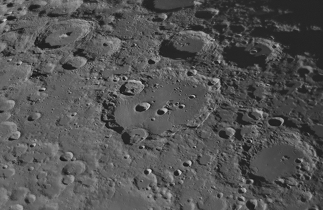 クラビウスクレーター