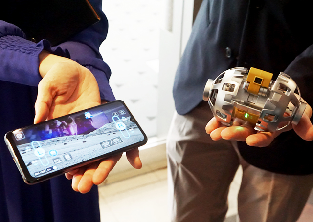 「SORA-Q Flagship Model」と専用アプリ 「SORA-Q Flagship Model」と専用アプリ