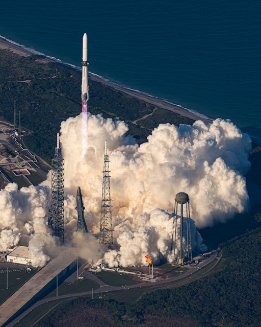 ESCAPADEミッションの双子探査機の打ち上げ ESCAPADEミッションの探査機の打ち上げ